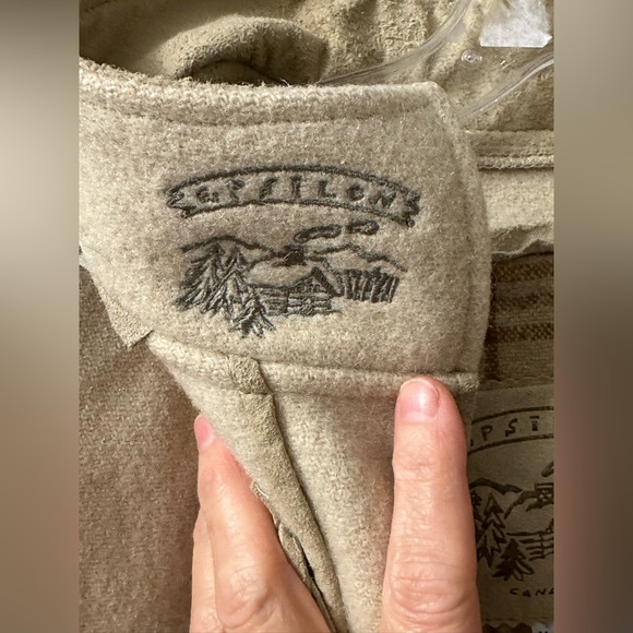 Vintage Inuit-style hooded winter coat by Epsilon CANADA - Picture 9 of 10